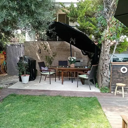 빌라 Maisonette With Garden