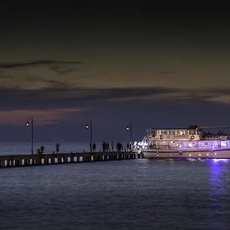 Villa Maisonette With Garden