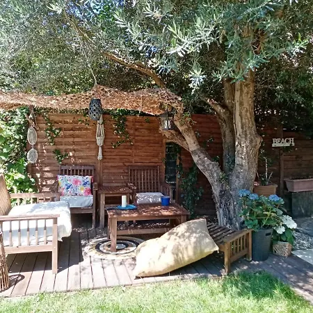 Maisonette With Garden Peraía