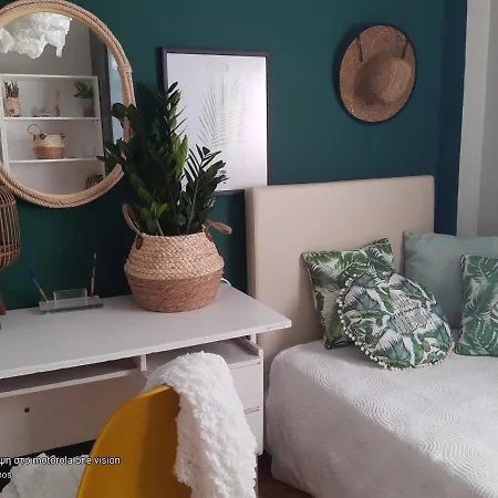 Maisonette With Garden Peraía