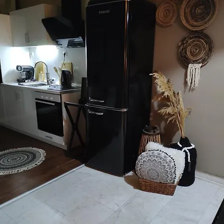 Maisonette With Garden *