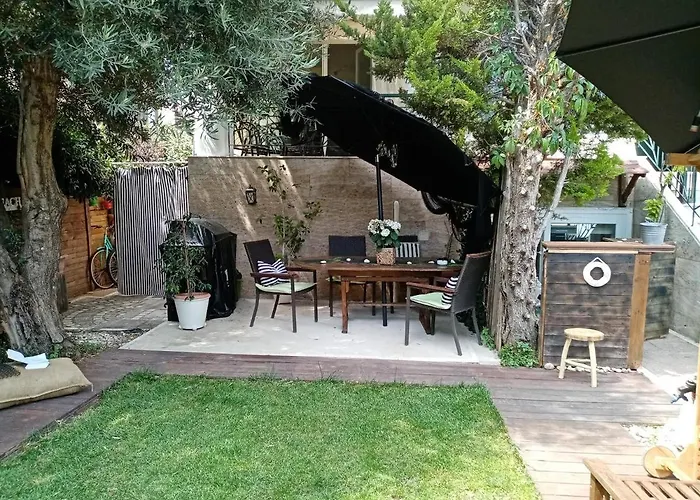 וילה Maisonette With Garden