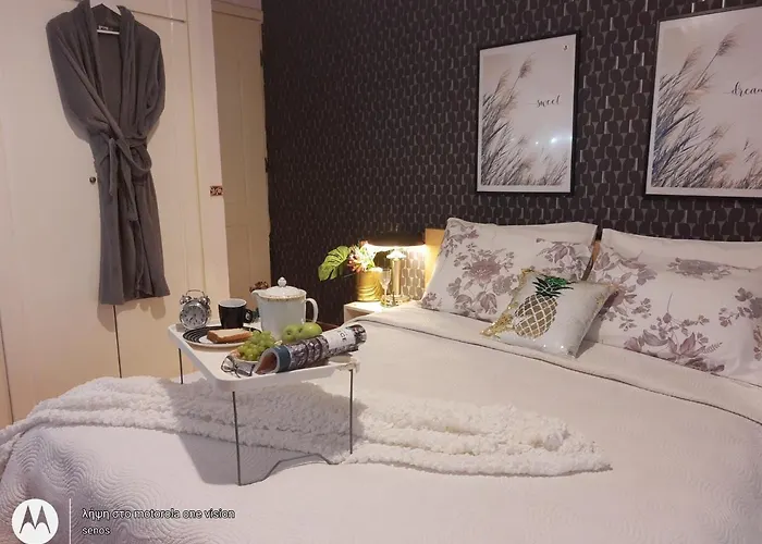 וילה Maisonette With Garden