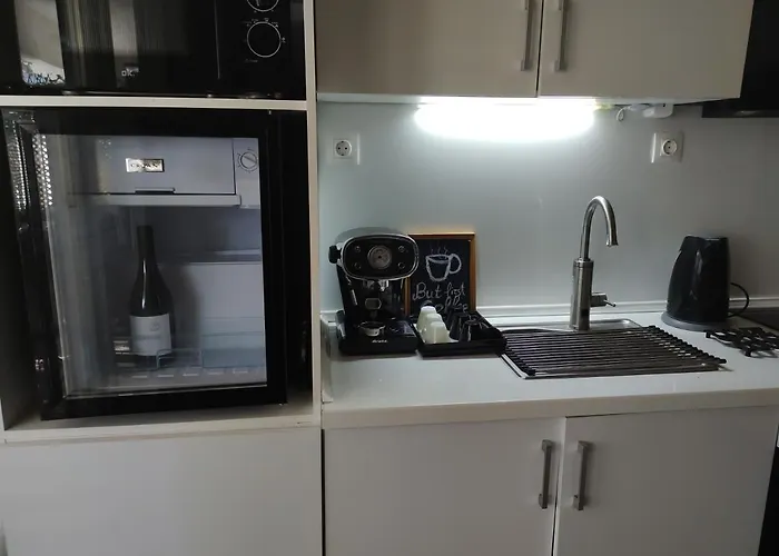 וילה Maisonette With Garden Peraía